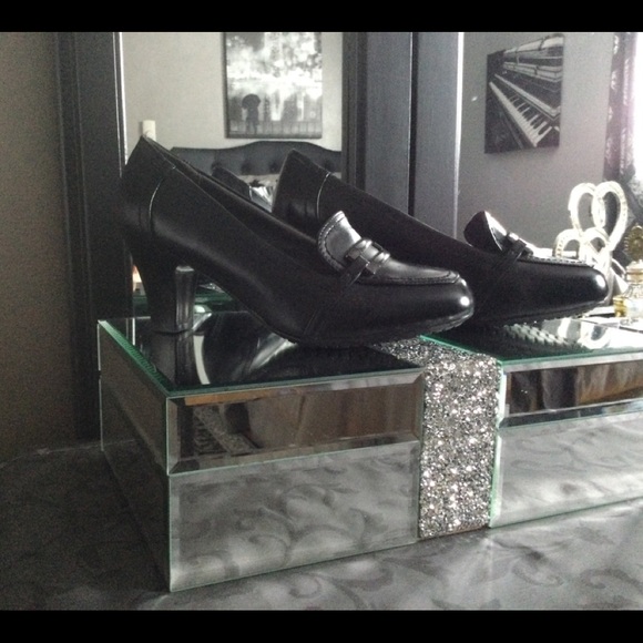 Pierre Dumas Black Pumps - Picture 1 of 5